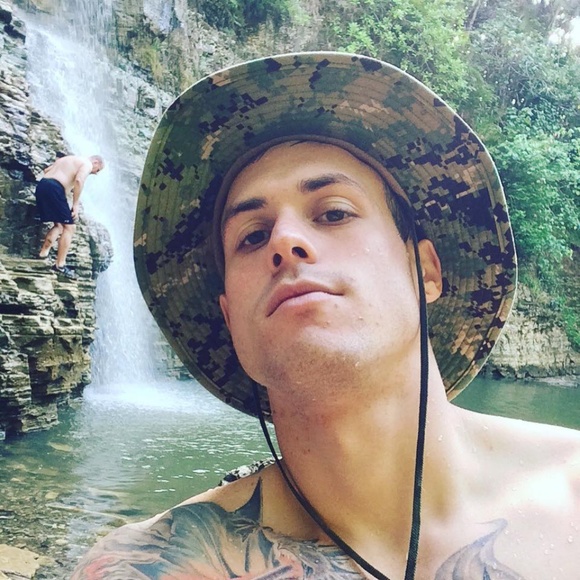 Meet your Posher, Matthew - Picture 4 of 5